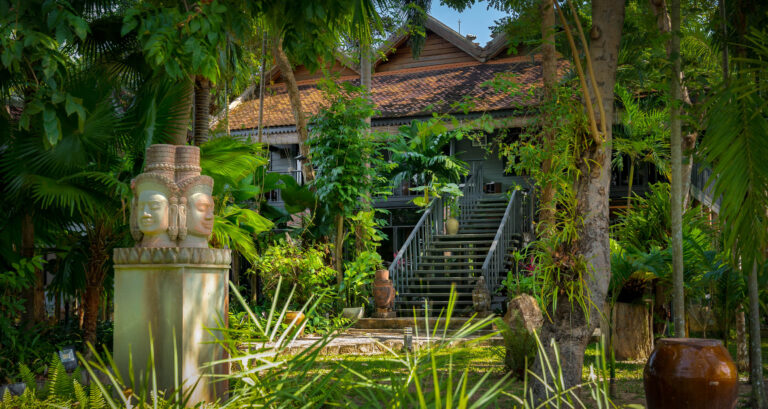 Exterior of private villa photographed by exposure photography